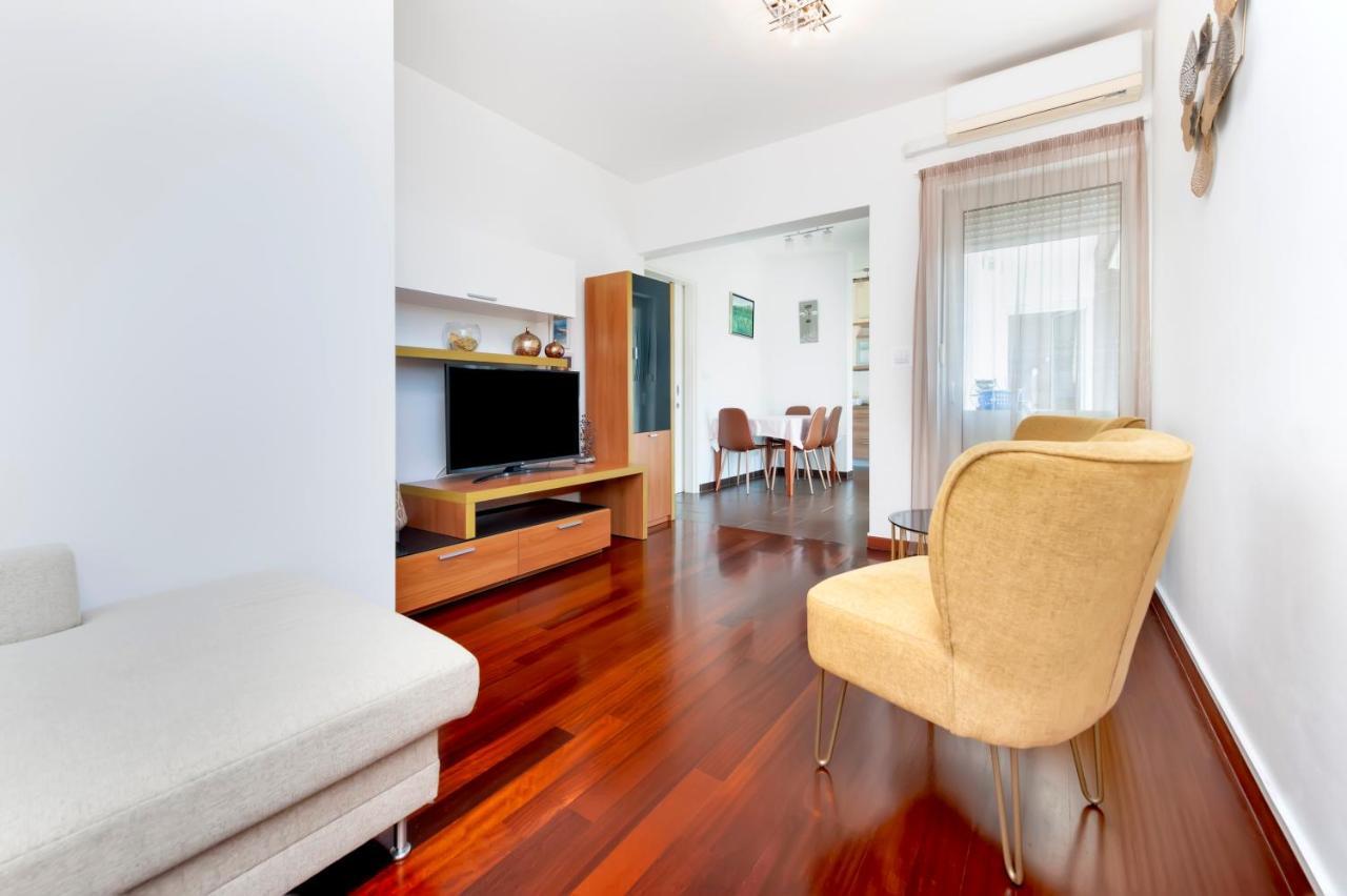 Apartment Anerol โรวีน ภายนอก รูปภาพ